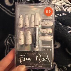 White Faux Nails Set
